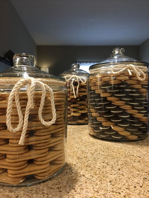 Khloe Kardashian inspired cookie Jars but slightly modified by #RogerChanDesign with swirl patterns in cookies.  #khloeKardashian #CookieJar Summer Decor Ideas, Farmhouse Summer Decor, Cluttered Bedroom, Organisation Tips, Glass Cookie Jars, Kitchen Organization Pantry, Kitchen Jars, Biscuit Jar, Home Organisation