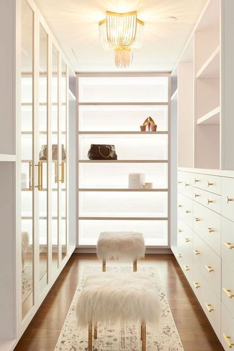 Interior Design Minimalist, Dream Closet Design, Walk In Closet Design, Luxury Closets Design, Wardrobe Room, Closet Decor, Bedroom Closet Design, Closet Inspiration, Dressing Room Design