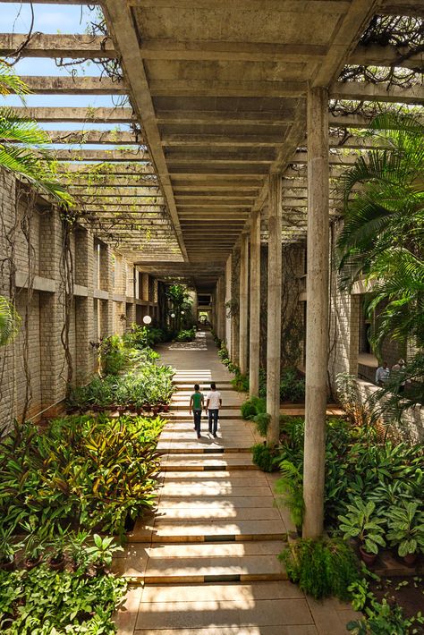 Indian Institute of Management courtyard Museum Design Ideas Architecture, Institution Architecture, Institute Design, Institutional Design, Small Museum Exterior, Indian Courtyard, Institutional Architecture, Small Museum Architecture, Courtyard Architecture