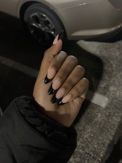 Black Nails Inspiration Almond, Black Almond French Tip, Black French Almond Nails, Almond Black French Tip Nails, Black French Tip Nails Almond, Black Nails Almond, Pedi Designs, Black French Tip Nails, Black Almond Nails