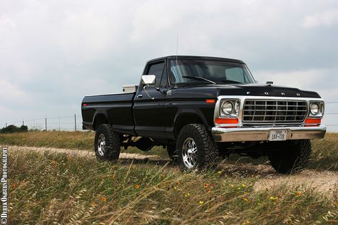 Truck Aesthetic, Ranger Truck, Ford Ranger Truck, Built Ford Tough, Old Ford Trucks, Classic Ford Trucks, Truck Yeah, Ford Pickup Trucks, Old Fords