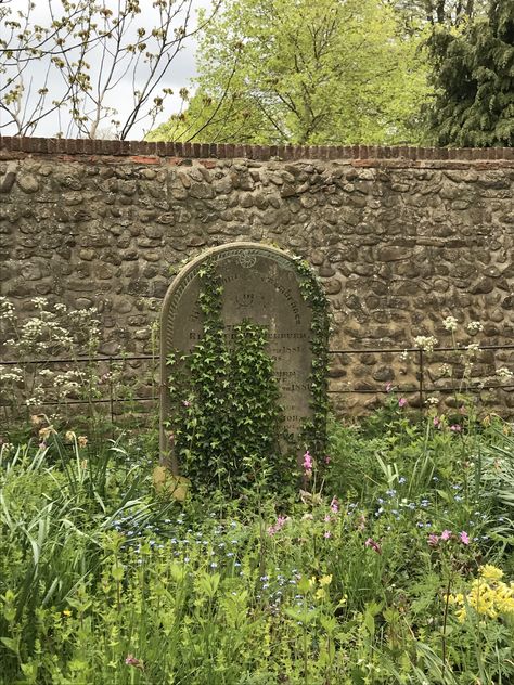 Whixley, Nr Green Hammerton, Yorkshire Finn Drawing, Grave Garden, Woodland Aesthetic, Hope Summers, Arpeggio Of Blue Steel, Grave Stone, Old Cemeteries, Stone Garden, Dark Cottagecore