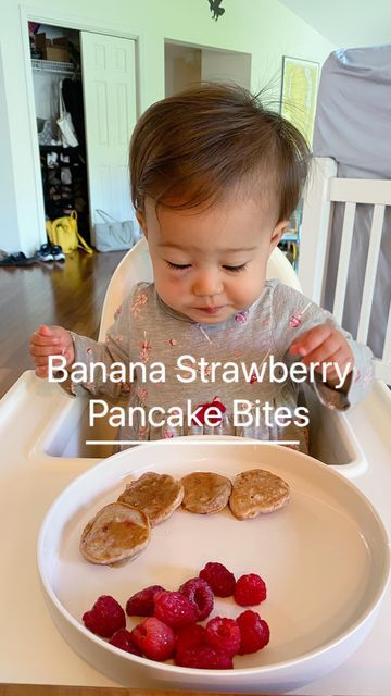 Banana Strawberry Pancakes, Strawberry Pancakes For Baby, Strawberry Banana Pancakes For Baby, Bana Pancakes, Strawberry Banana Recipes, Banana Pancakes For Baby, Strawberry Pancakes Recipe, Strawberry Banana Pancakes, Strawberry Pancake