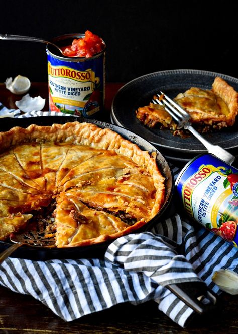 Sausage Pot Pie, Vegetarian Mains, Chicken Paprikash, Pie Crust Dough, Italian Sausage Recipes, Refrigerated Pie Crust, Flaky Pie Crust, Large Oven, Fall Dishes