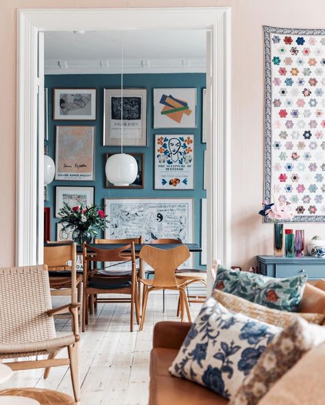 my scandinavian home: 15 Fabulous Danish Spaces That Will Brighten Up Your Day My Scandinavian Home, Danish Interior, Summer Deco, Interiors Magazine, Ideas Hogar, Home Libraries, Plywood Furniture, Design Del Prodotto, Design Living Room