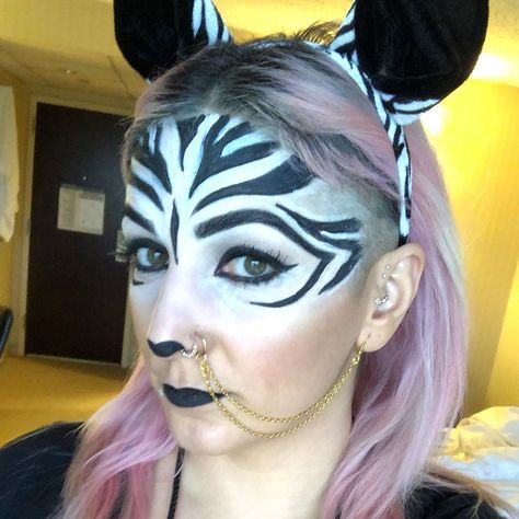 #ZebraMakeup for the @morphebrushes #Tradeshow in #BirminghamAlabama this was so fun to do! I love #zebraPrint so much I decided to turn… Easy Zebra Makeup, Zebra Makeup Look, Zebra Face Paint, Zebra Makeup, Zebra Costume, Zebra Face, Zebra Shirt, Year 5, Trade Show