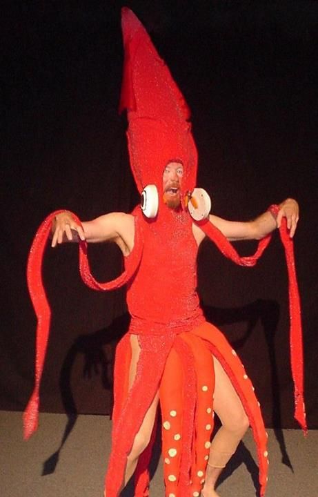 Epic squid costume -yes but he should have worn red tights and covered his arms somehow! Sea Party Outfit, Under The Sea Party Outfit, Squid Costume, Octopus Tank, Under The Sea Costumes, Fancy Dress Ideas, Sea Costume, Holiday Club, Red Tights