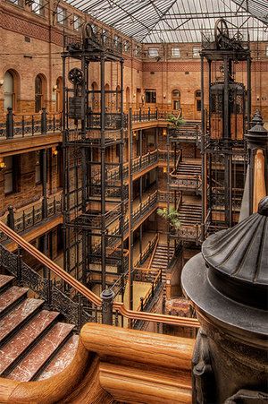 Steampunk Architecture, Bradbury Building, 500 Days, Architecture Landmark, Bryce Canyon, Structure Design, Facade Architecture, Downtown Los Angeles, Blade Runner