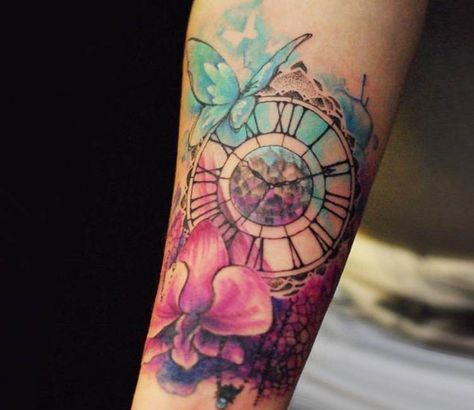 Uhr 10:10                                                                                                                                                                                 Mehr Pocket Watch Tattoos, Clock Tattoo Design, Pretty Watercolor, Inspiration Tattoos, Watch Tattoos, Geniale Tattoos, Clock Tattoo, World Tattoo, Flowers Tattoo