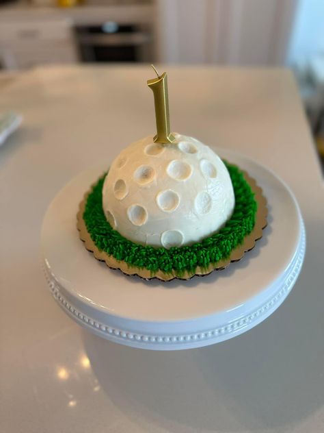 Golf Cookie Cake Birthday, Smash Cake Golf Theme, Masters Birthday Party Baby, Hole In One First Birthday Smash Cakes, Hole In One Cake Smash, Hole In One First Birthday Food, Golf Ball Smash Cake 1st Birthdays, First Birthday Partee, Masters First Birthday