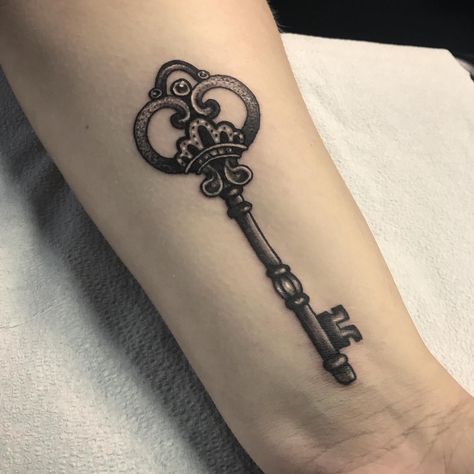 Ornate Key Tattoo, Skeleton Key Tattoo Men, Old Key Tattoo, Antique Key Tattoos, Skeleton Key Tattoo, Key Tattoo Designs, Animal Tattoo Ideas, Key Tattoos, Key Tattoo