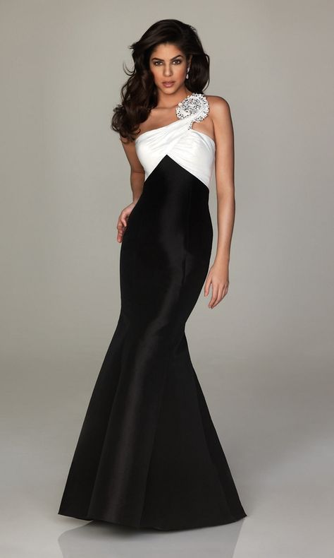 267471665339055542_anw6Uq06_f Black And White Prom Dress, Black And White Prom Dresses, Black And White Formal, Black And White Gown, Black Rocks, Allure Couture, White Prom, White Gown, White Prom Dress