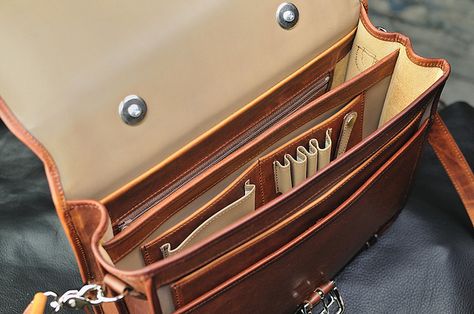 Mitchell Leather Compact Classic: Interior View | Flickr - Photo Sharing! Leather Duffle Bag Men, Brown Chrome, Brief Case, Leather Bag Design, Leather Work Bag, Laptop Backpack Women, Interior View, Leather Craft Patterns, Leather Bag Pattern