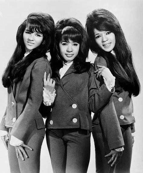 The Shirelles, Ronnie Spector, The Ronettes, 60s Girl, Tamla Motown, Eartha Kitt, Andy Williams, Bing Crosby, Kacey Musgraves