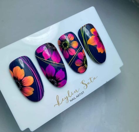 Pretty Nail Art Designs, Stamping Nail Art, Flower Nail, Pretty Nail Art, Flower Nails, Nail Manicure, Nail Artist, Nail Design, Pretty Nails