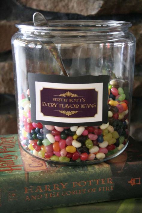 A Magical Candy Shoppe inspired by Harry Potter | CatchMyParty.com Harry Potter Jelly Beans, Harry Potter Parties, Harry Potter Dinner, Harry Potter Birthday Party Ideas, Harry Potter Halloween Party, Every Flavor Beans, Harry Potter Bday, Harry Potter Baby Shower, Harry Potter Theme Party