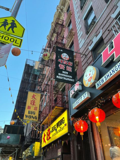 New York Chinatown Aesthetic, New York City China Town, New York Shopping Aesthetic, China Town Aesthetic, Brooklyn New York Aesthetic, China Town New York, China Town Nyc, Hiatus Kaiyote, Nyc Locations