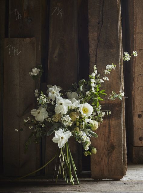 Flower Aesthetics, Rustic Wedding Bouquet, Flower Arrangements Diy, Rustic Flowers, Beautiful Flower Arrangements, Wedding Arrangements, Wedding Flower Arrangements, Wedding Mood, Spring Flower