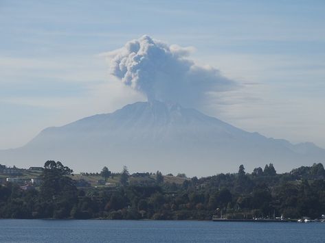 Download free HD stock image of Volcano Eruption Volcano Photos, Taal Volcano, Volcano Eruption, Snow Mountain, High Resolution Picture, Popular Music, Mount Rainier, Photo Illustration, Volcano