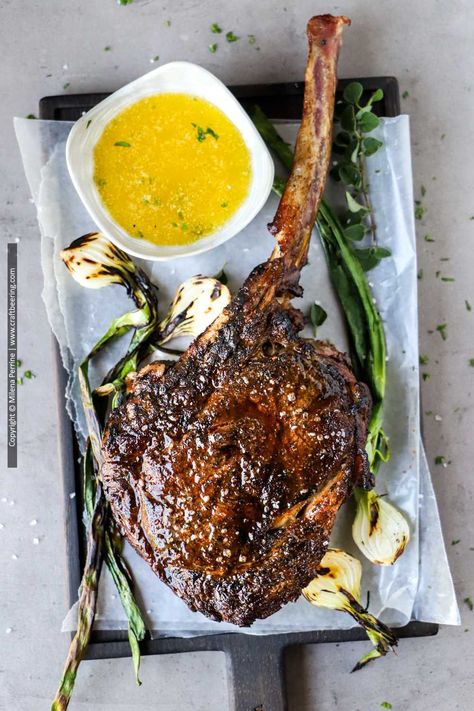 Perfect Tomahawk Steak - Top Three Ways to Cook It Tomahawk Steak Recipe Cast Iron, Tamohawk Steak, Tomahawk Pork Chop Recipe, Steak Salads, Tomahawk Steak Recipe, Steak Taco Recipe, Steak Taco, Tomahawk Ribeye, Recipes Steak