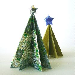 pine tree Christmas Tree Origami, Holiday Origami, Paper Christmas Trees, Origami Tree, Diy Paper Christmas Tree, Origami Christmas Tree, Tree Tutorial, Pine Cone Christmas Tree, Plastic Christmas Tree