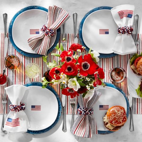 Holiday Place Settings, Patriotic Fashion, Melamine Dinner Plates, Striped Table Runner, Striped Table, 4th Of July Celebration, 4th Of July Decorations, Bar Glassware, Appetizer Plates