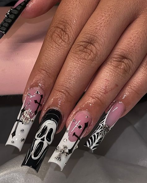 I just have to post the pictures tooo😮‍💨 🔪🖤 Book ur set now 🫶🏼 ##screamnails #nailart #naildesign #nailinspo #explore #halloween #halloweennails #ghostface #blood #spookyszn #spooky #spookynails👻🎃 Coffin Nails Acrylic Ideas, Nail Techniques Tips And Tricks, Detailed Portrait, Nail Aesthetic, Nail Tek, Nail Techniques, Chemistry Notes, Fancy Nails Designs, Nice Nails