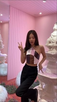 Kim Jennie Outfits, Jennie Kim Outfits, Jennie Kim Fashion, Jennie Outfits, Jennie Fashion, Jennie Style, Blackpink Outfits, Designing Ideas, Looks Chic