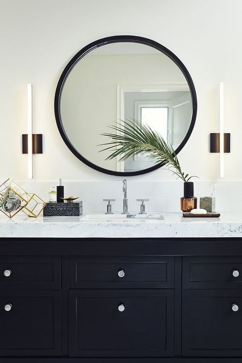 Creative Bathroom Ideas, White Bathroom Designs, Painted Vanity, Bad Inspiration, Trendy Bathroom, Modern Sconces, Bath Room, Round Mirror, Single Sink