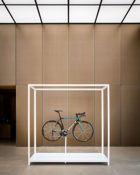 Johannes Torpe Studio creates laboratory-style store for United Cycling Bike Storage Apartment, Bike Room, Bicycle Store, Showroom Interior Design, Bike Store, Retail Experience, Bike Storage, Bike Shop, Retail Design