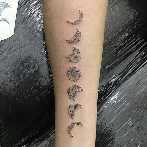 Floral Moon Phases Tattoo, List Tattoo, Floral Moon Phases, Istanbul Tattoo, Moon Phases Tattoo, Tattoo Moon, Tattoos Infinity, Best Tattoos, Floral Moon