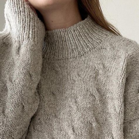 Ozetta on Instagram: "One of the many sweaters I’m excited to wear this autumn - The Seaway. Features a subtle cable texture, knit in a lightweight yarn from @wooldreamers, and an easy to wear shape. Wishing you all a happy Monday 🌊♡🐑 Pattern : #seawaypullover available on ozettaknitwear.com + Ravelry Yarn : Mota" Happy Monday, Ravelry, Cable, Yarn, Texture, Knitting, Pattern, How To Wear, On Instagram