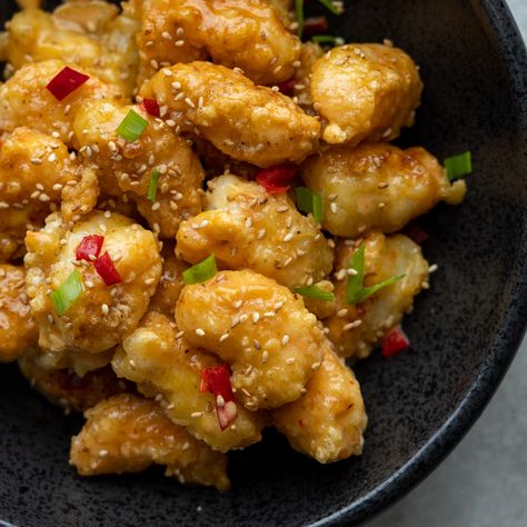 You better believe I'm ordering bang bang shrimp anytime I see it on a menu somewhere! I really wanted to get the texture and flavor right so that you won't even be able to tell Paleo Orange Chicken, Paleo Mayonnaise, Thai Chili Sauce, Bang Bang Shrimp, Crispy Shrimp, Buttermilk Chicken, Chicken Pieces, Sauce Pot, Fried Shrimp