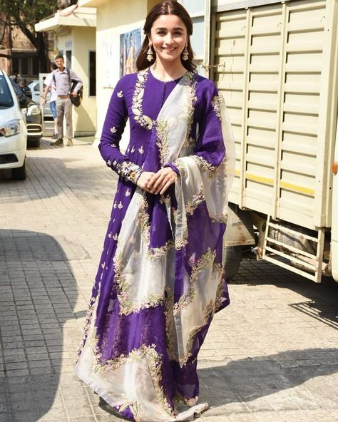 Outfits In Japan, Purple Anarkali, Anarkali Dress Pattern, Indian Designer Suits, Bollywood Outfits, Kurti Designs Party Wear, Party Wear Indian Dresses, Dress Indian Style, Fancy Dress Design