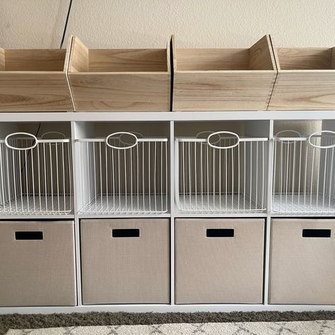 Cubicle Toy Storage, Hallway Cube Storage, Storage Cubes Playroom, Diy Toy Bin Storage, Toy Shelf Organization Playroom, Diy Toy Room Storage, Playroom Organization Storage Cabinets, Toy Storage Bin Ideas, Toy Cube Organization