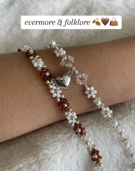 From tiktok💕 Friendship Bracelets Aesthetic, Bracelets Aesthetic, Handmade Friendship Bracelets, Friendship Bracelets With Beads, Friendship Bracelets Designs, From Tiktok, Beaded Necklace Diy, Diy Bracelet Designs, Beads Bracelet Design