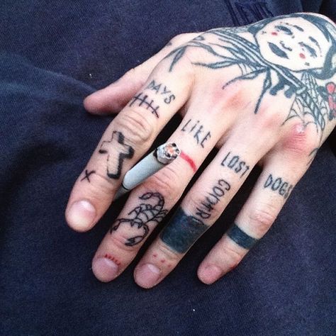 Men Finger Tattoos, Tattoos With Deep Meaning, Tattoos Dragon, Tattoos Back, Neotraditional Tattoo, Petit Tattoo, Knuckle Tattoos, Tattoos Meaning, Tattoo Meanings