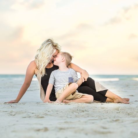 Mommy And Me Beach Photos, Beach Family Photo Pose Ideas, Beach Family Poses, Mother And Son Photoshoot Ideas, Single Mom Beach Photos, Beach Family Photoshoot, Mom Son Beach Pictures, Beach Photoshoot Ideas Family, Mother Daughter Beach Pictures