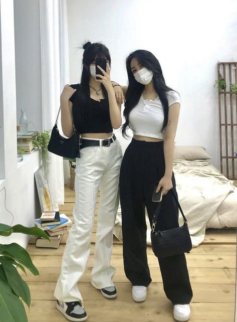 Twining Outfits, Instagram Ulzzang, Bff Matching Outfits, Bestie Outfits, Matching Outfits Best Friend, Ny Outfits, Outing Outfit, Best Friend Outfits, Twin Outfits