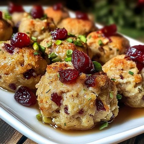 recipes quickie | Cranberry & Turkey Stuffing Balls | Facebook Stuffing Balls Recipe, Cranberry Stuffing, Cranberry Turkey, Stuffing Balls, Holiday Leftovers, Turkey Stuffing, Thanksgiving Appetizers, Easy Thanksgiving, Balls Recipe