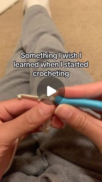 Crochet Helpful Hints, Crochet Tips And Techniques, How Do You Crochet Tutorials, What To Make With Crochet Thread, Crotchet Blankets For Beginners Tutorial, Crochet Hacks Videos, Embroidery And Crochet, Different Crochet Stitches Tutorial, Crochet Hacks Tips And Tricks