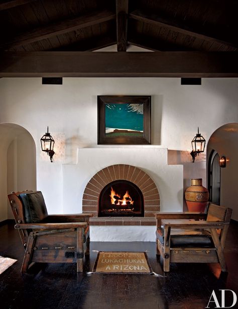 Spanish Fireplace, Colonial Revival House, Monterey Furniture, Mediterranean Home Decor, Spanish Style Home, Casas Coloniales, Diane Keaton, Spanish Style Homes, Hacienda Style