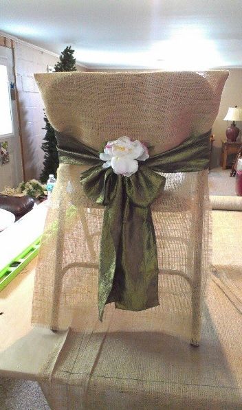 Diy Chair Covers, Burlap Chair, Folding Chair Covers, Metal Folding Chairs, Wedding Chair Decorations, Cheap Chairs, Chair Covers Wedding, Burlap Bags, Diy Chair