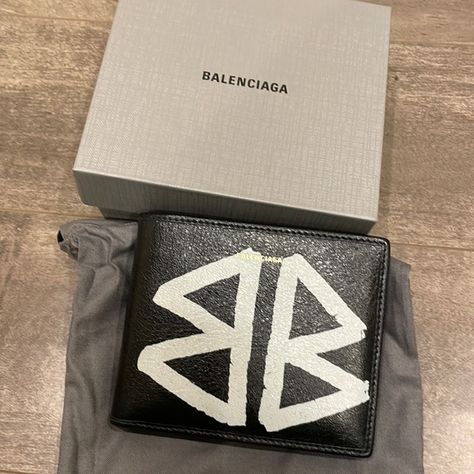 Balenciaga Men’s Bazar Graffiti Bi-Fold Leather Wallet Balenciaga Wallet, Balenciaga Men, Luxury Wallet, Wallet Shop, Louis Vuitton Twist Bag, Wallet Men, Leather Wallet, Balenciaga, Graffiti