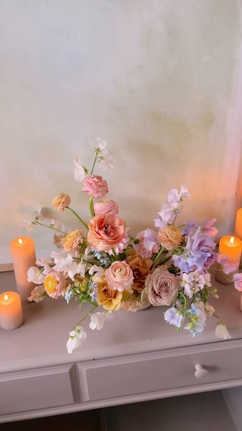 Spring Flower Centerpieces Wedding, Pastel Spring Flowers, Pastel Floral Centerpiece Wedding, Spring Floral Centerpieces, Flower Table Arrangements, Flower Centrepiece, Floral Centerpiece, Engagement Party Flowers, Spring Florals