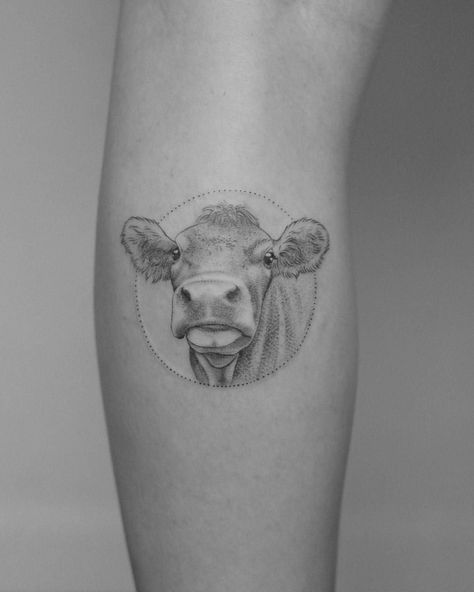 Skull Tattoo Sleeve, Cow Tattoos, Farm Tattoo, Goat Tattoo, Cow Tattoo, Tier Tattoo, Vegan Tattoo, Cow Face, Bear Tattoo