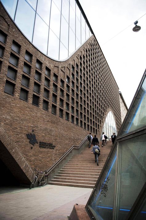 Helsinki University Main Library. Photo Emilia Kangasluoma/HS University Of Helsinki, Helsinki University, University Life, Facades, Helsinki, Beautiful Destinations, Finland, Vision Board, Arch