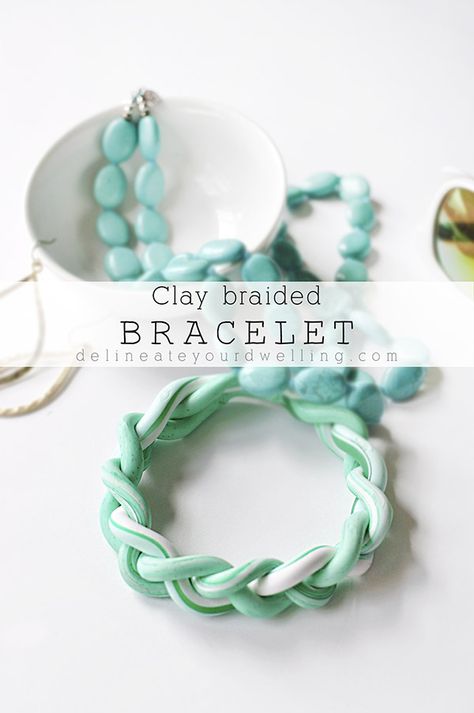 How to create a simple marbled DIY Clay Braided Bracelet, Delineate Your Dwelling Fimo Clay Crafts, Clay Art For Kids, Boho Jewelry Diy, Polymer Clay Bracelet, Diy Braids, Handmade Jewelry Bracelets, Clay Bracelet, Polymer Crafts, Clay Ornaments