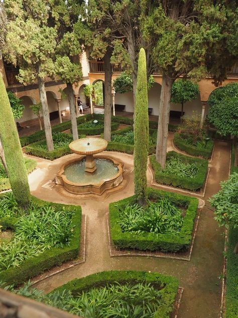 Arabic Garden, Alhambra Spain, Alhambra Palace, Alhambra Granada, Garden Fountain, Mediterranean Garden, Courtyard Garden, Aerial View, Amazing Gardens