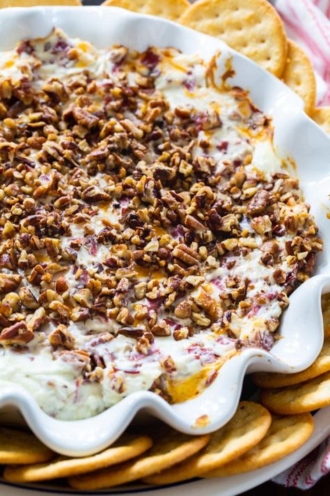 Hot Pecan Beef Dip- an easy, creamy dip made with dried beef. Pecan Dip, Chipped Beef Dip, Beef And Cheddar, Dip Recipes Hot, Beef Appetizers, Spicy Southern Kitchen, Beef Dip, Dried Beef, Chipped Beef